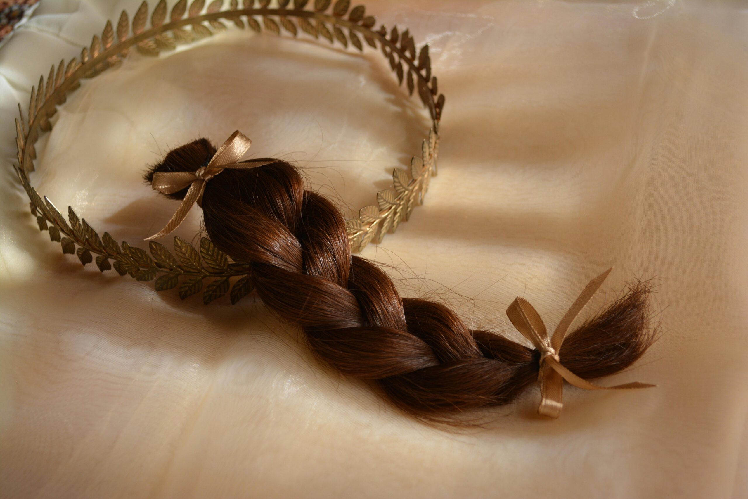 20 Stunning Hair Crown Styles to Elevate Your Look in 2024