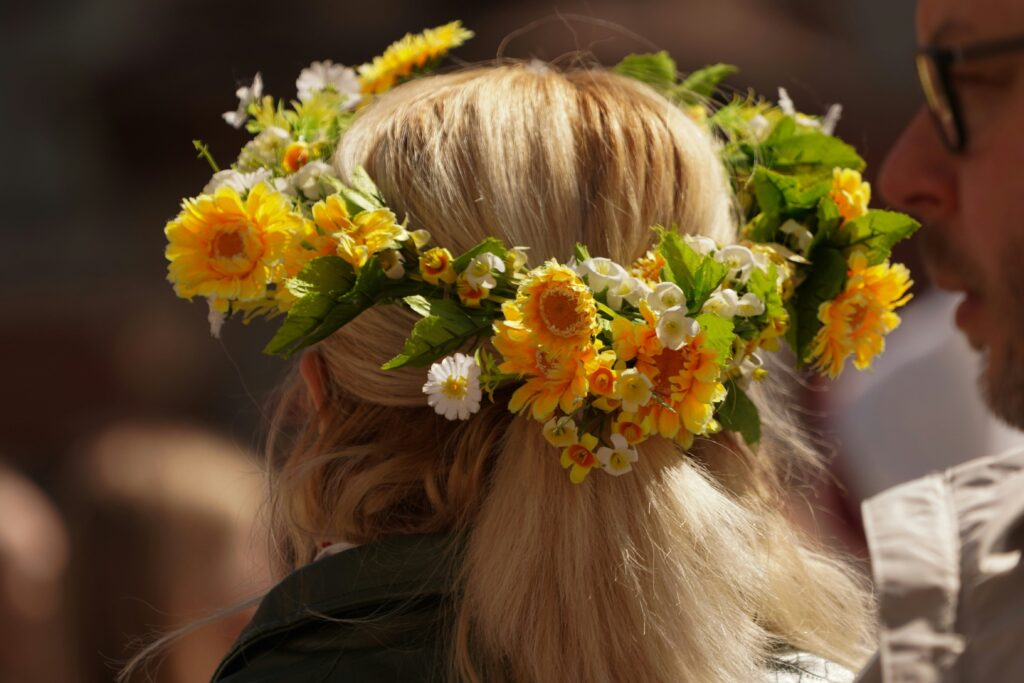 Why Bridal Looks Feel Incomplete Without Hair Crowns (And How to Rock Them)