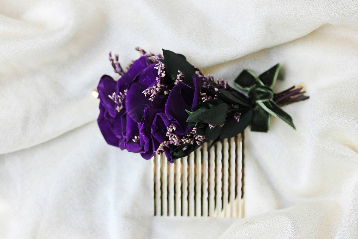 How to Choose and Style Costume Hair Crowns: A Complete Guide