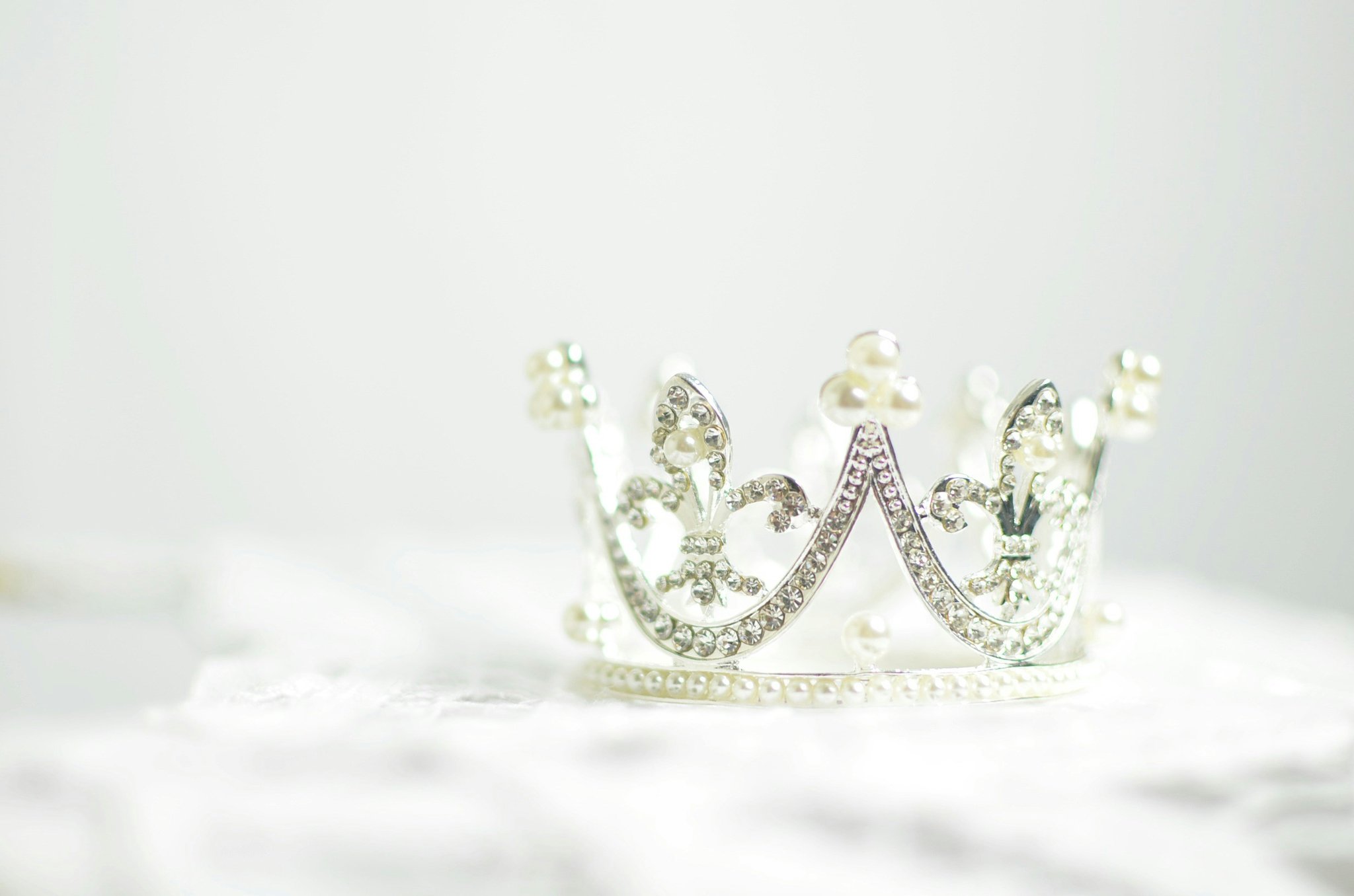 How to Choose the Perfect Elegant Wedding Tiaras for Your Special Day