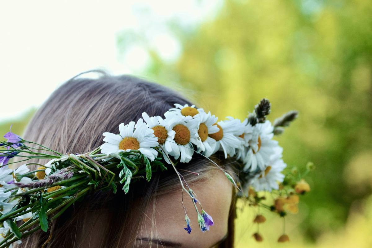 Ultimate Guide to Styling with Colorful Hair Crowns: Elevate Your Look Today